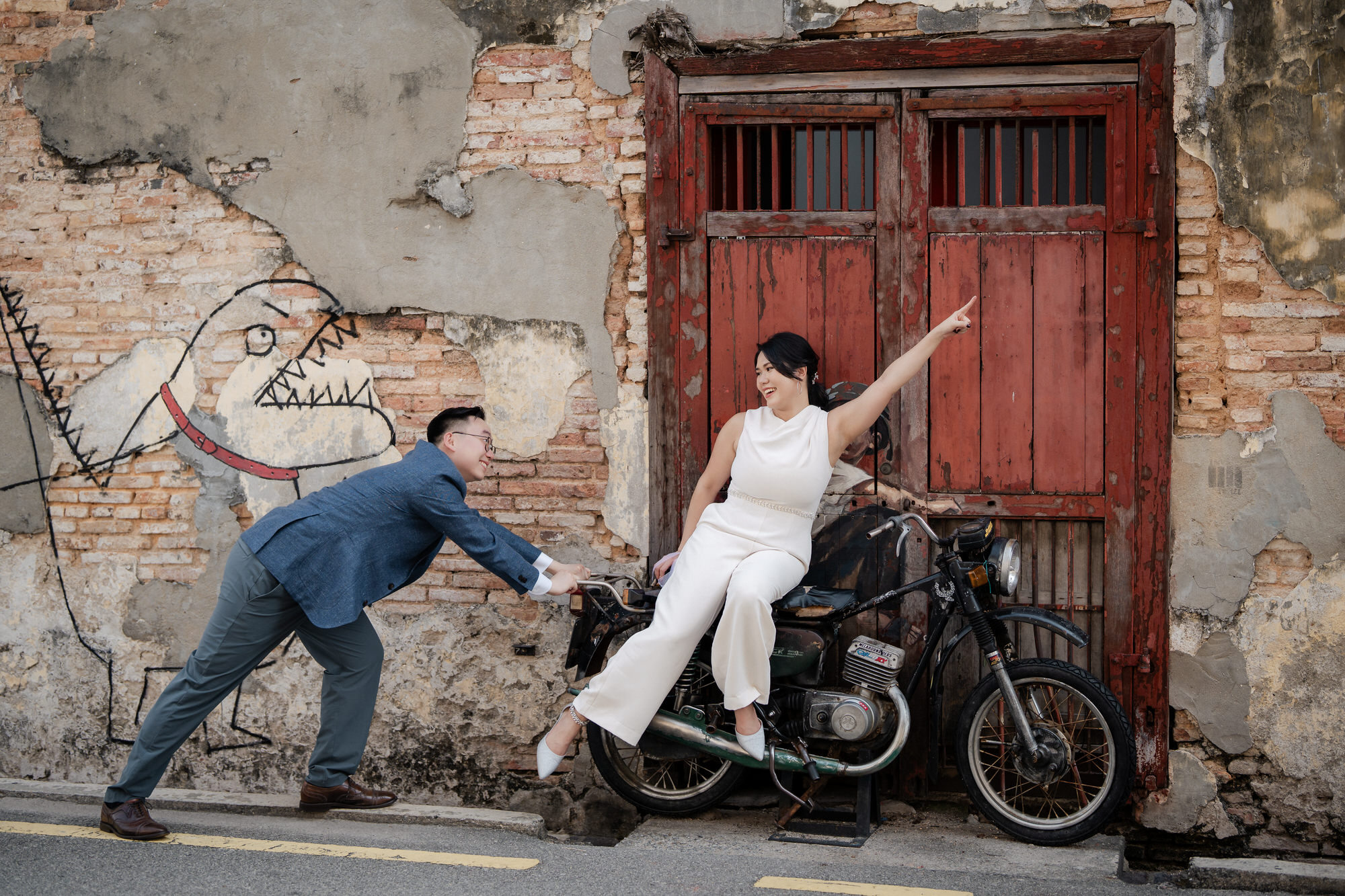 Beach Street Penang pre-wedding portrait by JONAJEAN